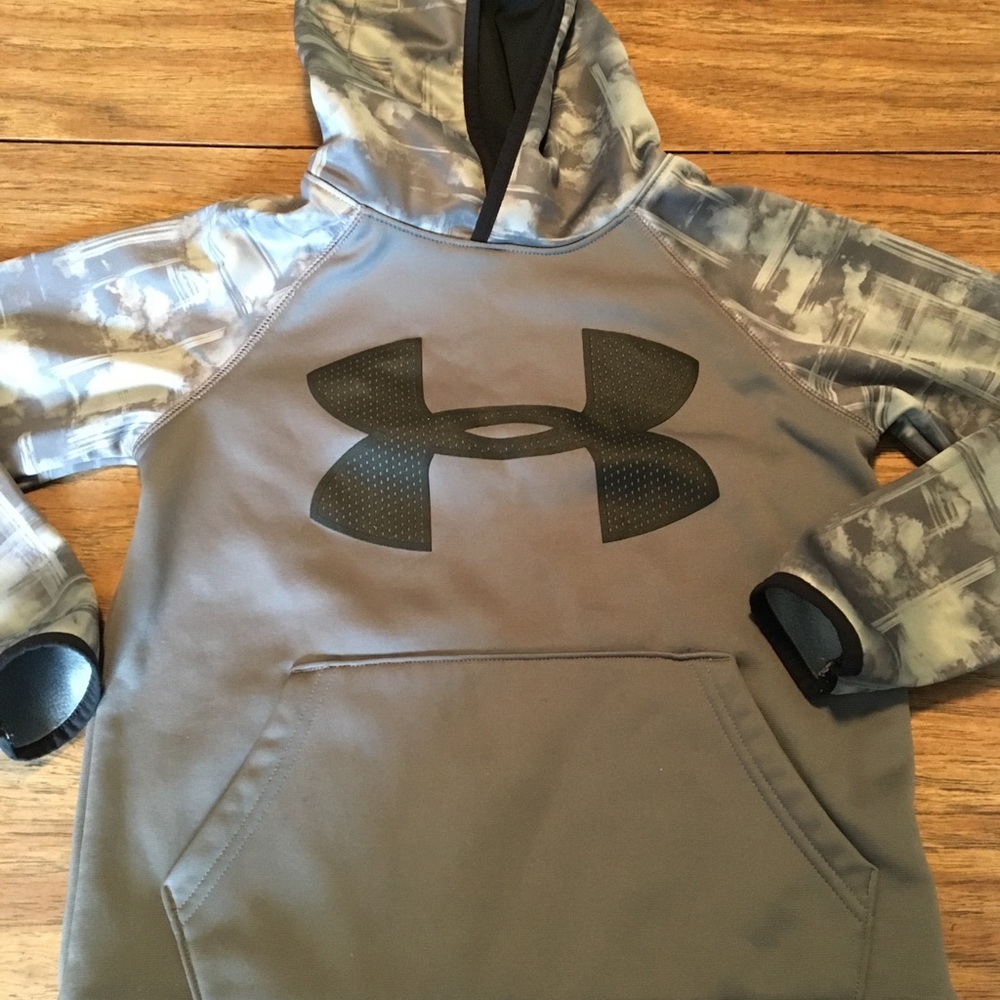 Under armour hoodie (youth small) - Picture 2 of 3